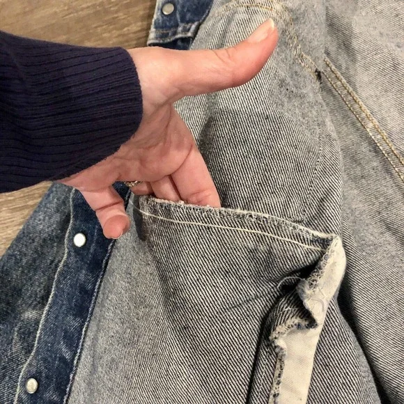 Vintage Levi's Trucker Jacket 42 Large Blue Jean Denim Pockets Button Front Men - Picture 10 of 14